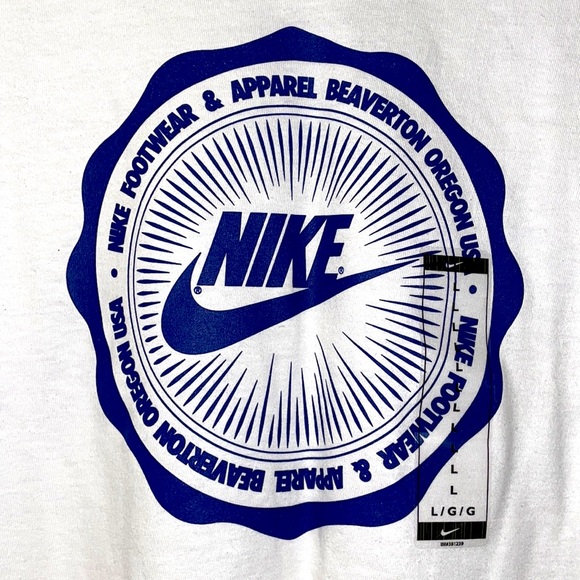 Nike Tee - Picture 2 of 4